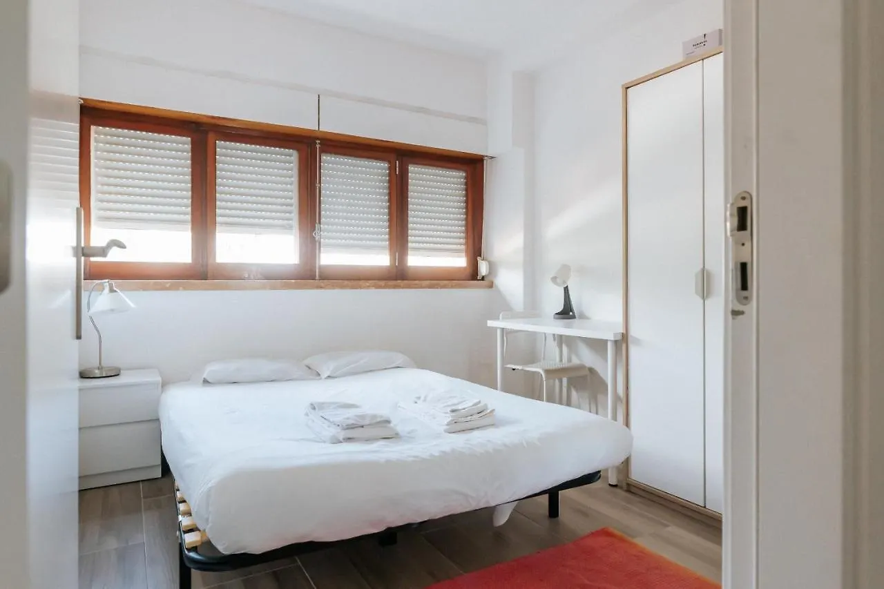 Retreat View Tagu River Лиссабон Апартаменты